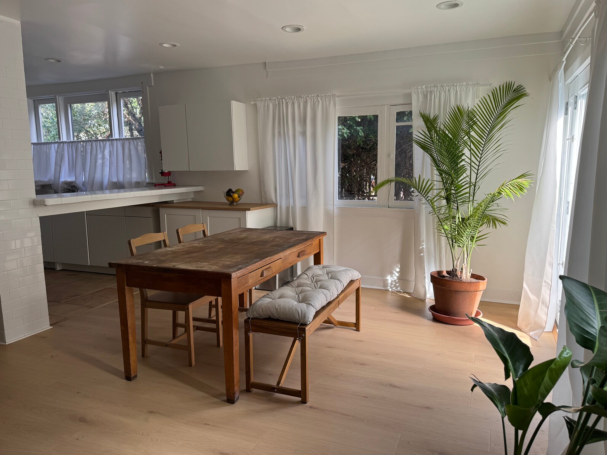 Building Photo - 5924 Hayes Ave