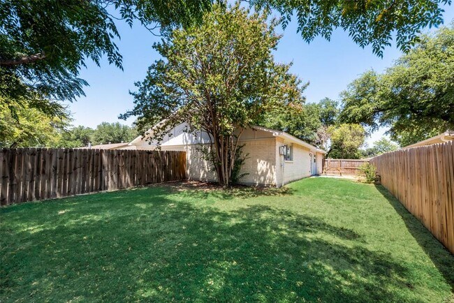 Building Photo - 2321 Norway Dr