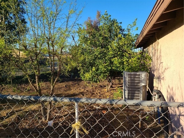 Building Photo - 11685 Holmes Ave