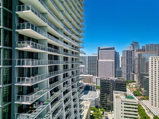 Building Photo - 1010 Brickell Ave