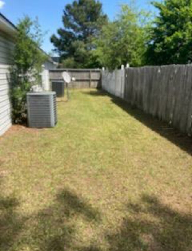Backyard. - 1821 Barberry Dr