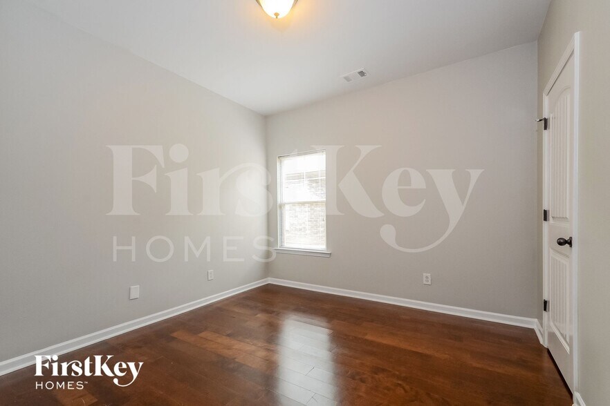 Building Photo - 8253 Owen Park Dr