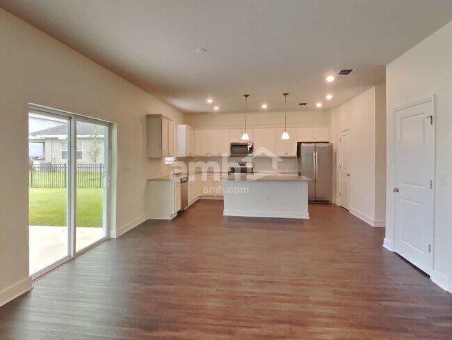 Building Photo - 33955 Thyme Dr