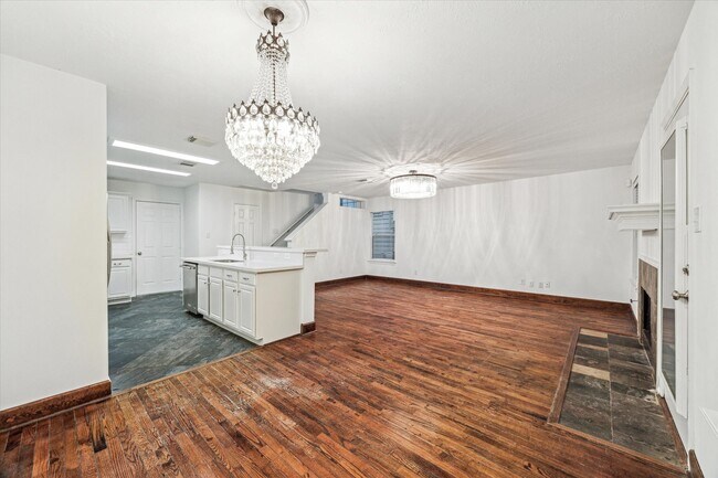 Building Photo - 227 Blushwood Pl