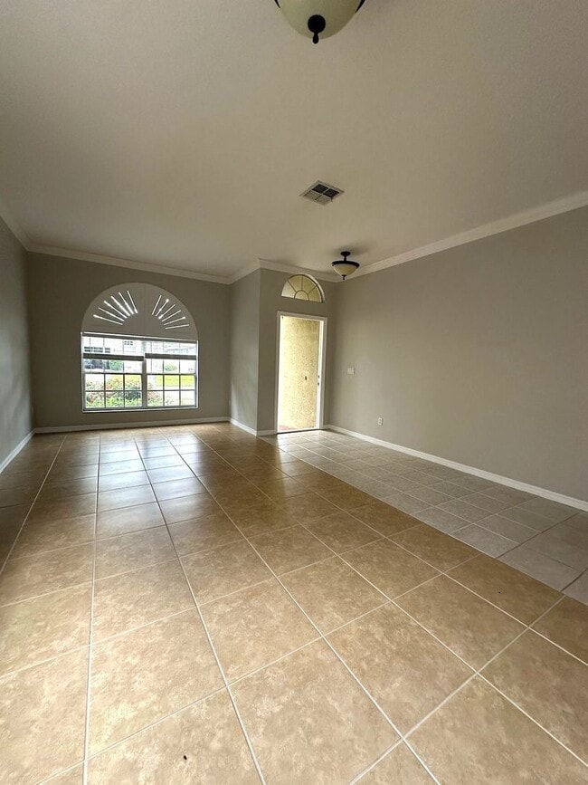 Building Photo - Beautiful 3 bed/2 bath home in Hunter's Cr...