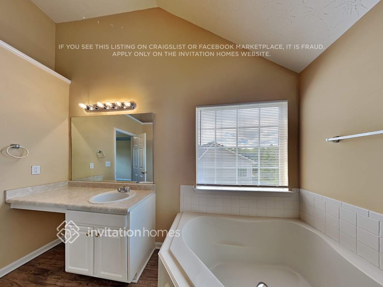Building Photo - 345 Hazelhurst Dr