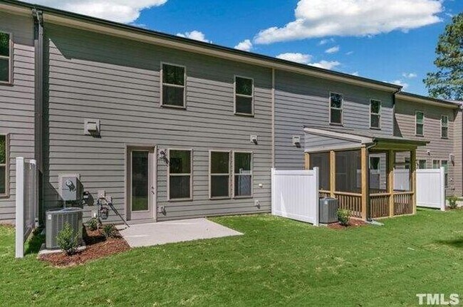 Building Photo - 2045 Maggie Vly Dr
