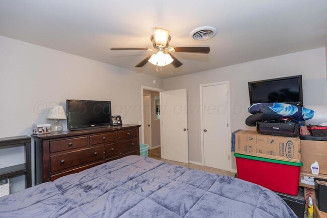 Building Photo - 4203 Woodfield St