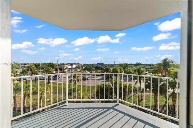 Building Photo - 16710 NE 9th Ave