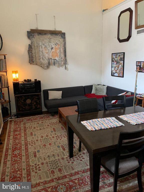 Building Photo - 2837 Cambridge St