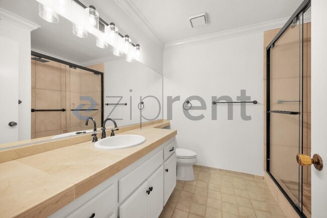 Building Photo - Unit 41