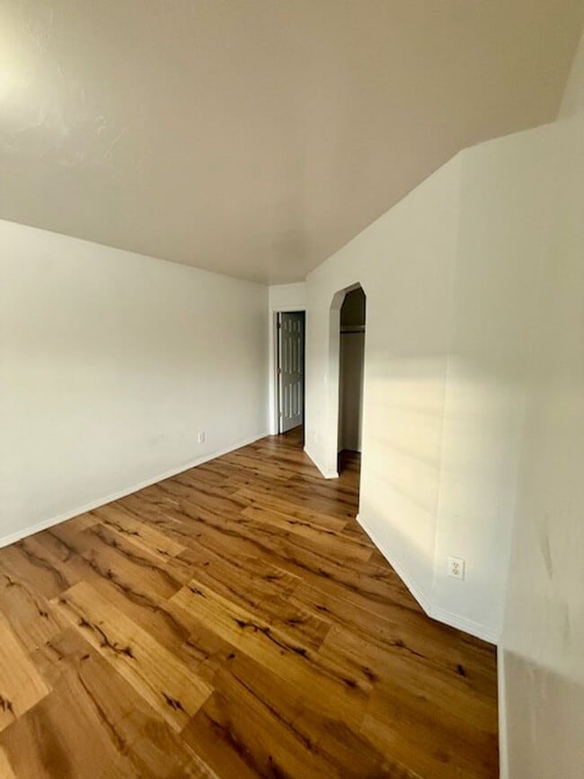 Building Photo - 3 Bedroom 2 Bathroom Pet Friendly-Belgrade