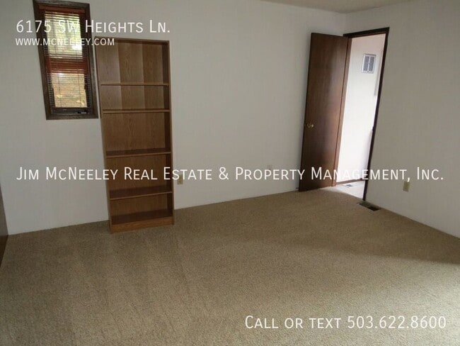 Building Photo - 6175 SW Heights Ln