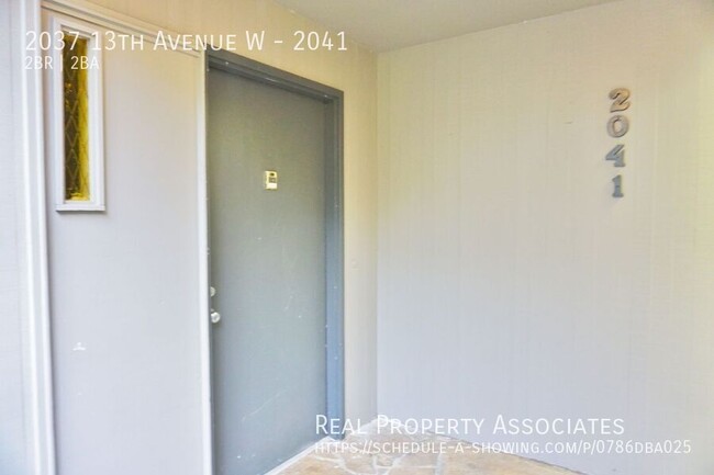 Building Photo - 2037 13th Ave W