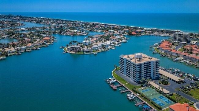 Building Photo - 240 Sand Key Estates Dr