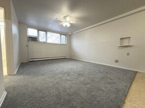 Building Photo - 1936 Ford Parkway