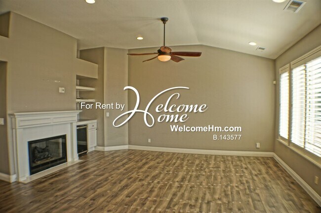 Building Photo - 4742 Village Green Pkwy