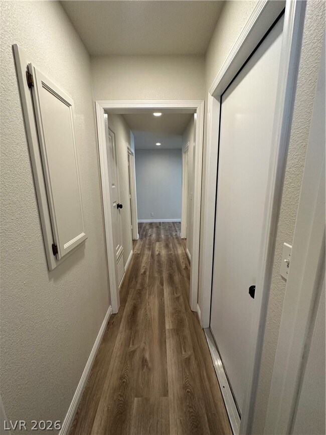 Building Photo - 1034 Skysail Dr