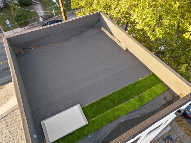 Building Photo - 312 Garfield Ave