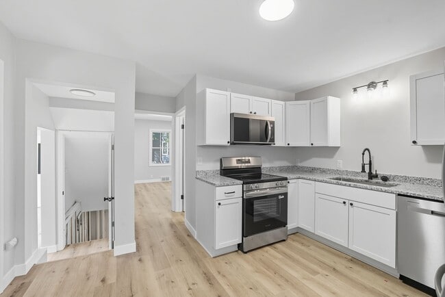 Building Photo - 259 Cossairt Ave