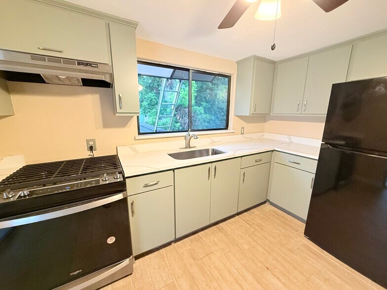 Building Photo - 128 Weisenberger Dr