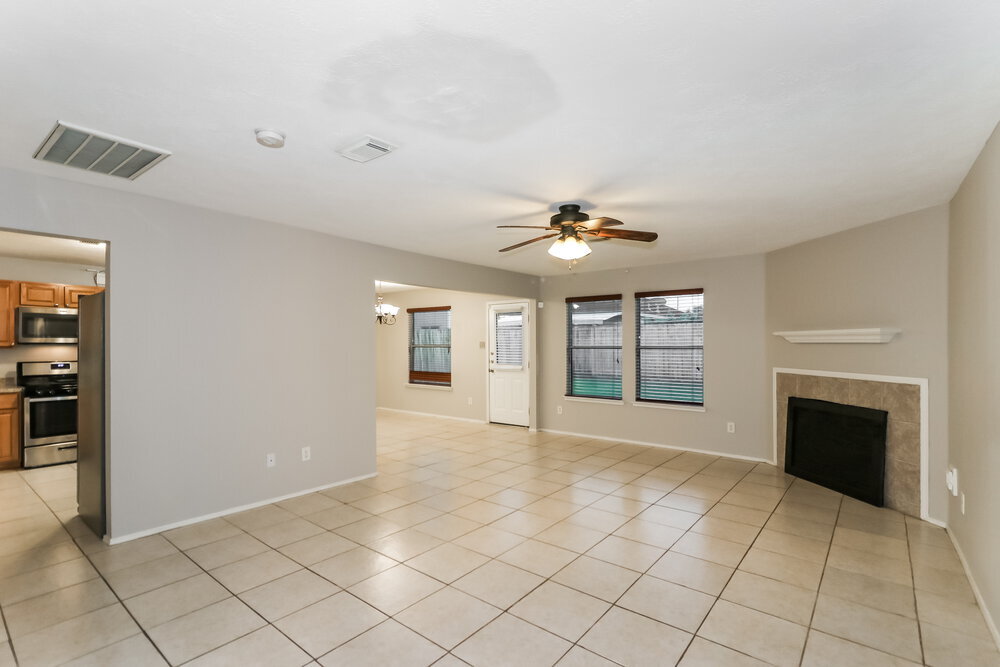 Building Photo - 11811 Sunny Stream Dr