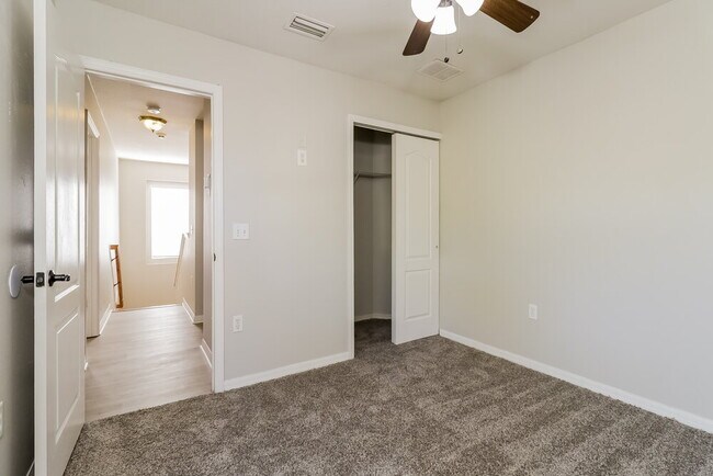 Building Photo - 19738 Timberbluff Dr