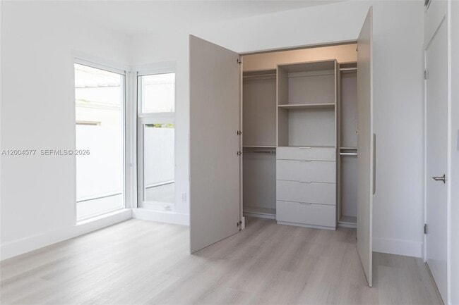 Building Photo - 1690 Daytonia Rd