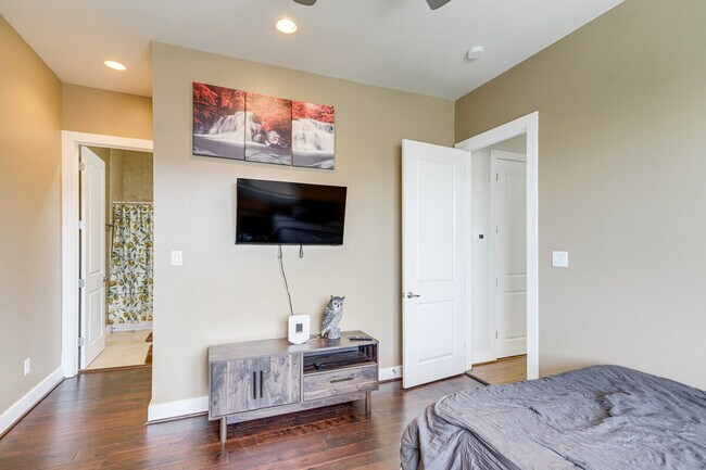 Building Photo - 1613 Bonner St