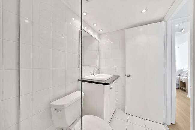 Building Photo - 3215 S Ocean Blvd