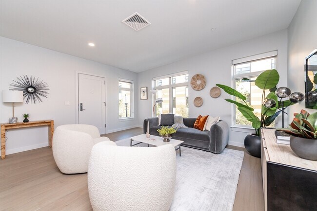 Building Photo - 5 Lisbon St