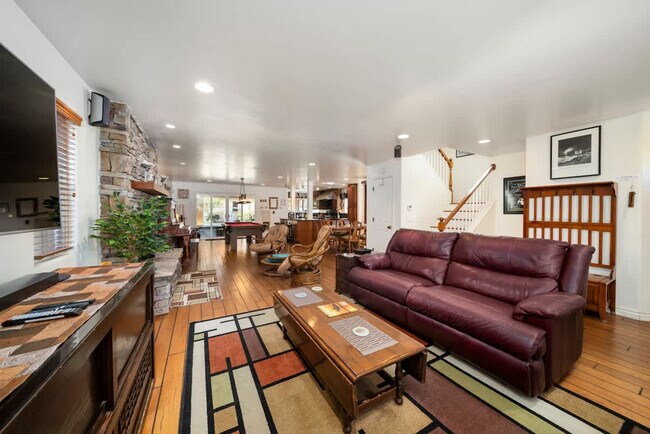 Building Photo - 3464 Carlsbad Blvd