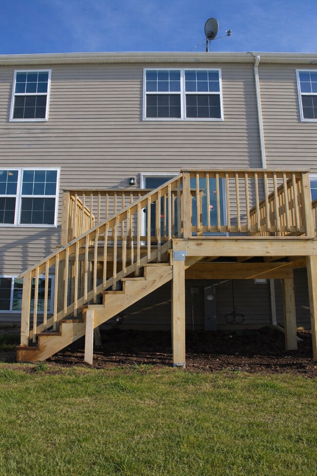 Building Photo - 7106 Country Club Hills Dr