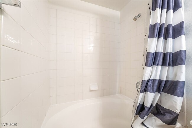 Building Photo - 7275 Phlox Rd