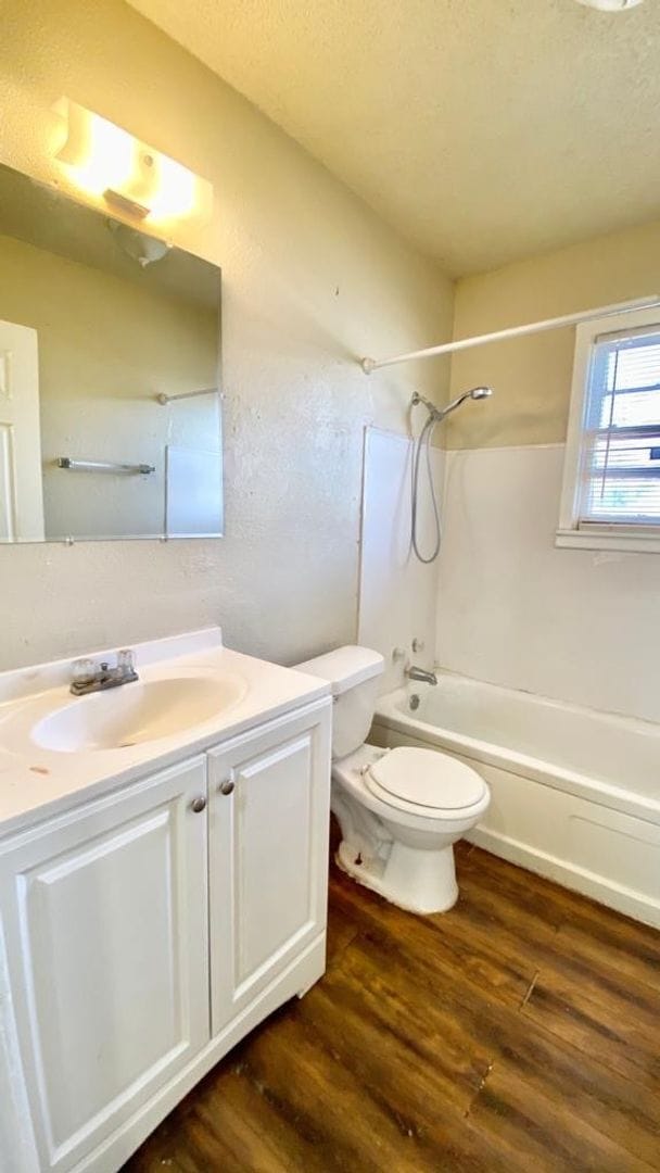 Building Photo - $0 First Month's Rent / $0 Deposit at Move-in