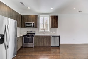 Building Photo - 613 N Christiana Ave