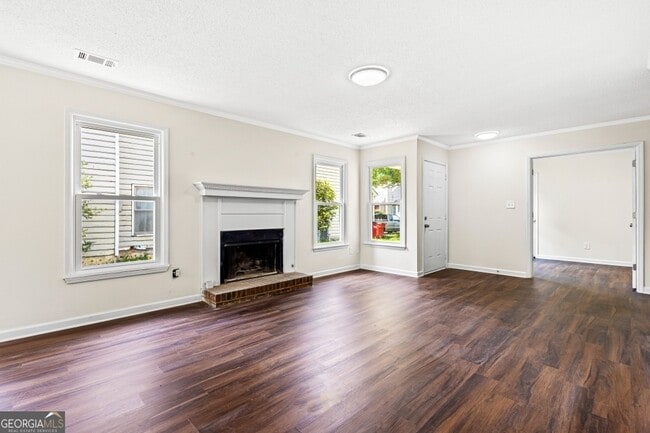 Building Photo - 7973 Woodlake Dr