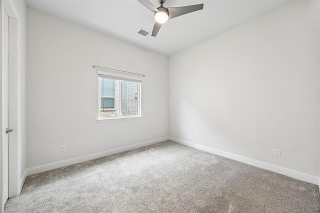 Building Photo - 439 Montrose Dr