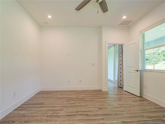 Building Photo - 11551 SW Viridian Blvd