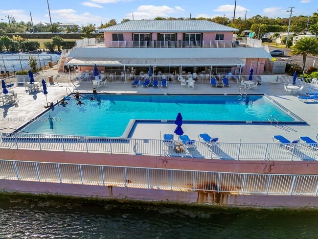 Building Photo - 806 S Jade Dr