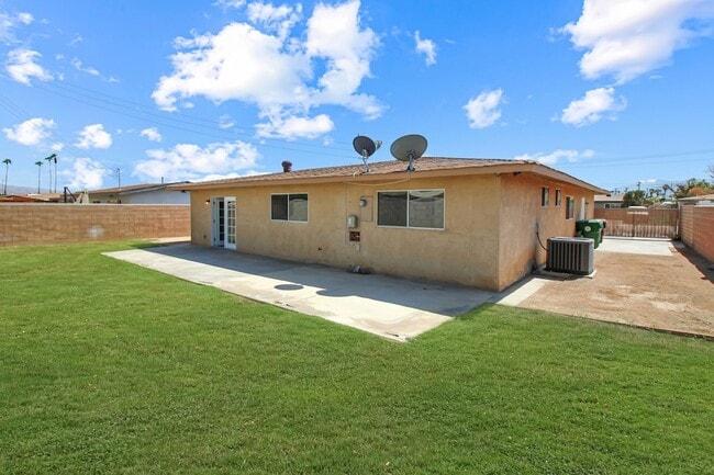 Building Photo - 82130 Adobe Rd