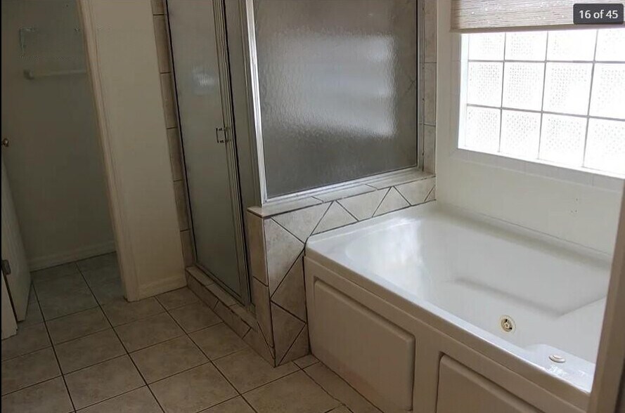 Building Photo - 8101 Setters Point Dr