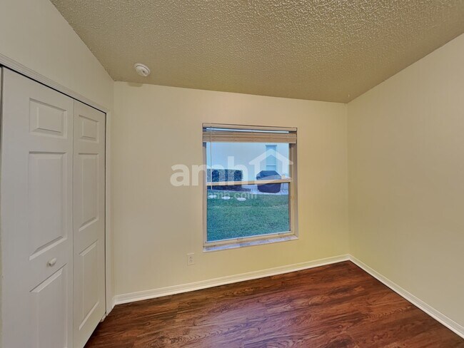 Building Photo - 12636 Enclave Dr