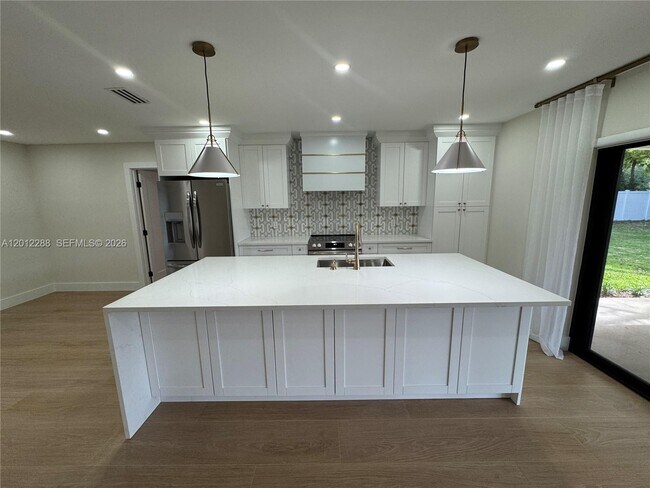 Building Photo - 9234 Southampton Pl