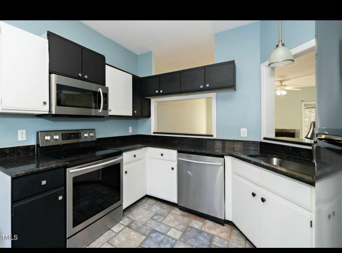 Building Photo - Room in Condo on Winterpointe Ln