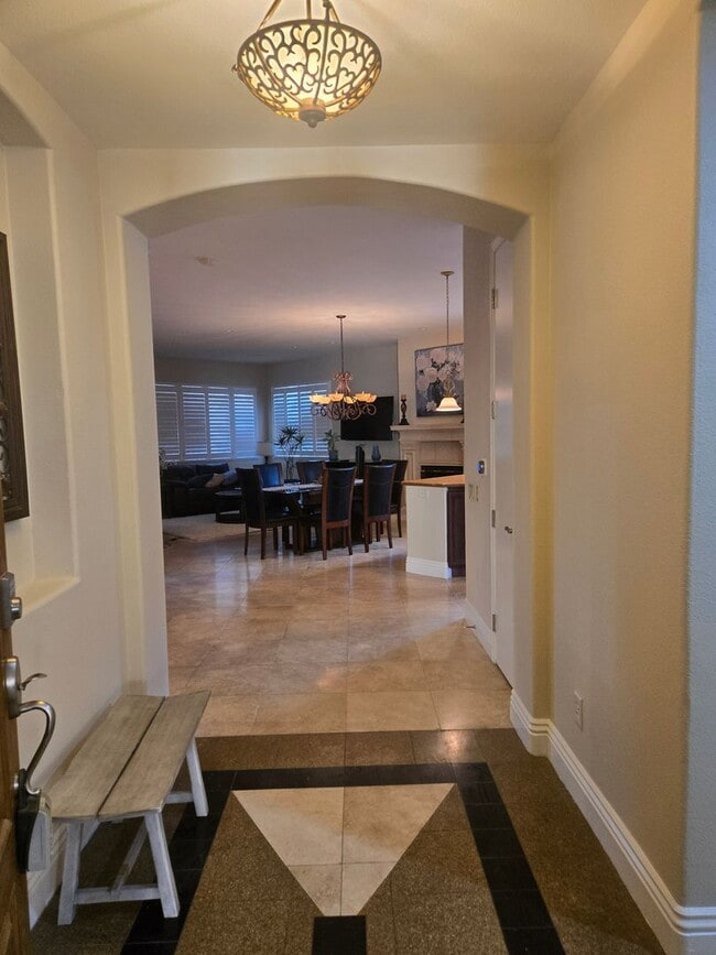 Building Photo - An Amazing Furnished 3 Bedroom Condo at La...
