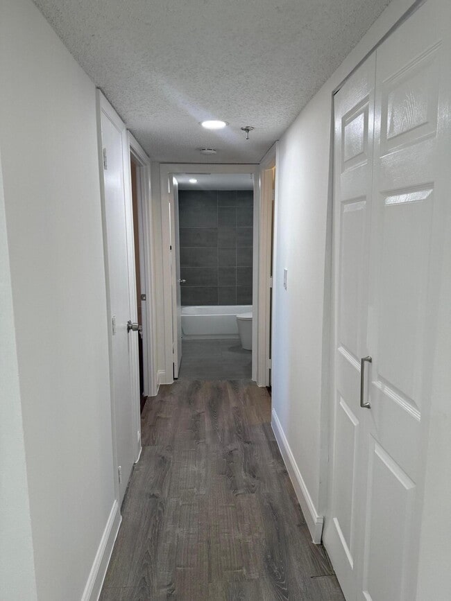 Building Photo - 2786 Tennis Club Dr