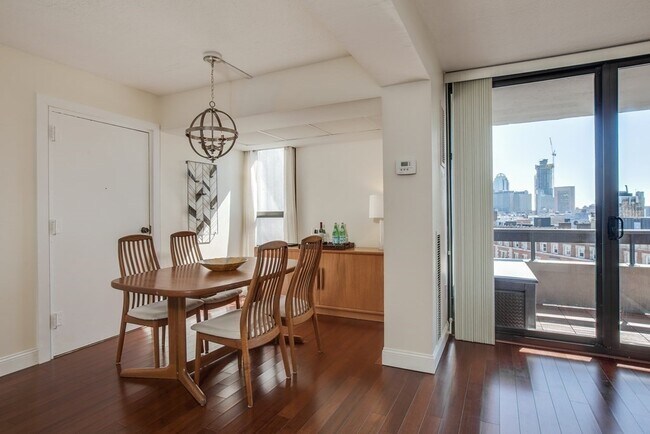 Building Photo - 32 Cherokee St