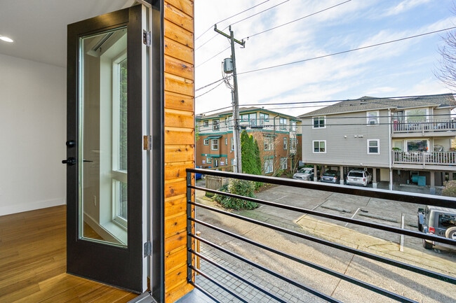 Building Photo - 2611 41st Ave SW