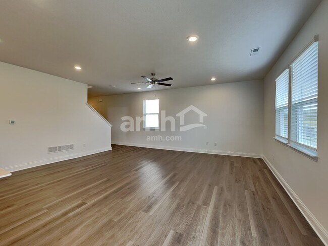 Building Photo - 9184 Henley Ave